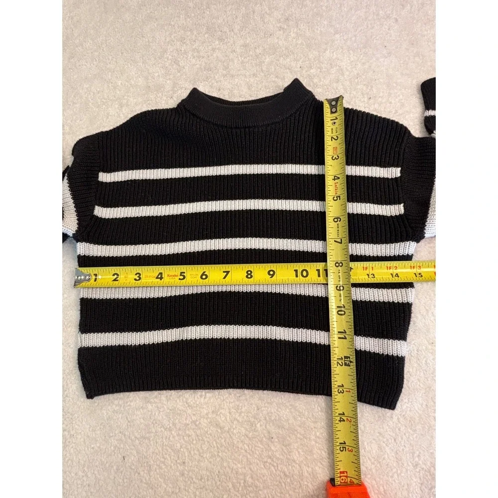 HM Girls Black White Striped Cropped Knit Sweater Size 8-10 Long Sleeve Pullover